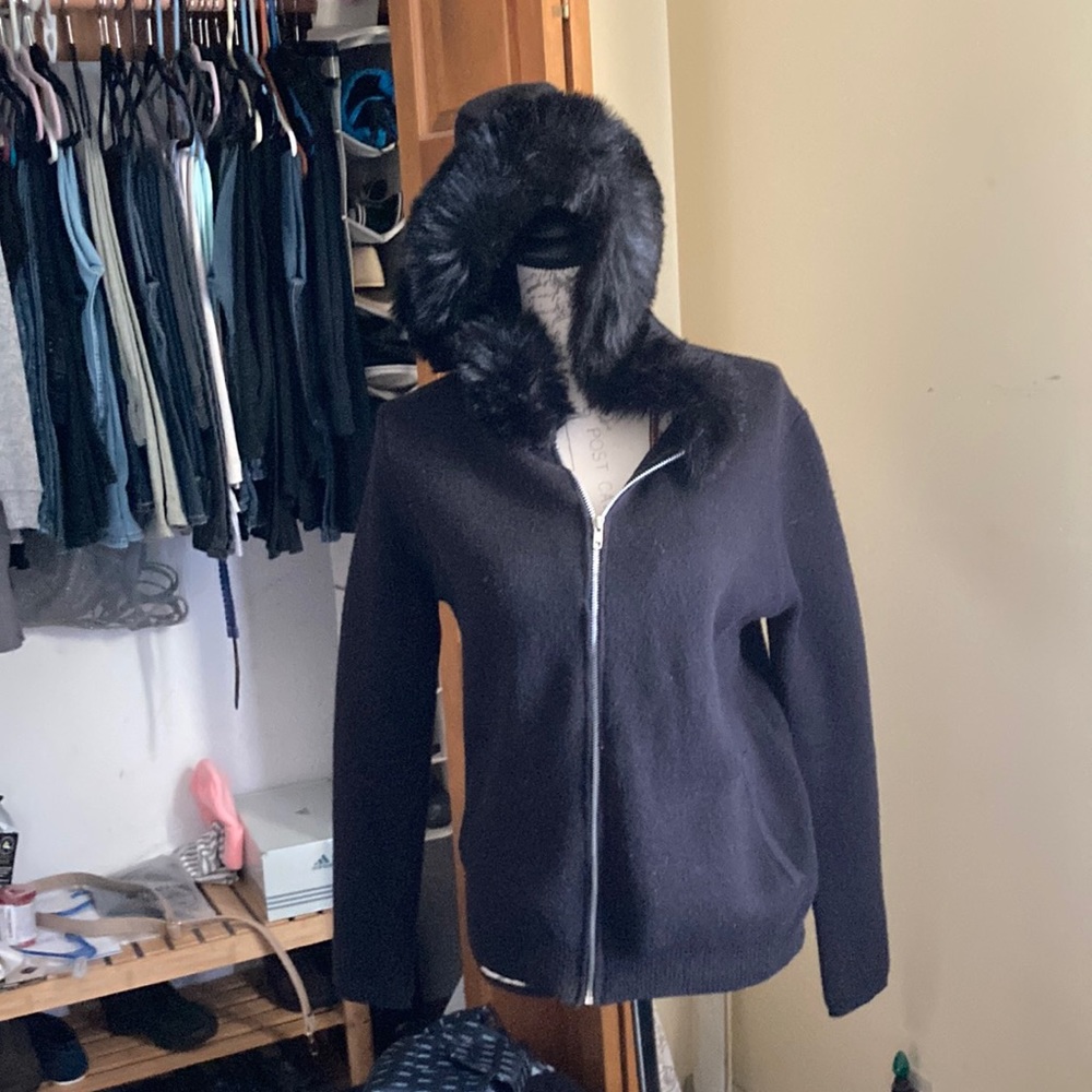 Can be worn casually or can be dressed up